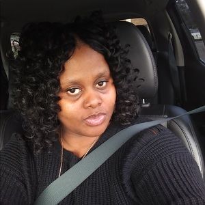 Meet your Posher, Ebony